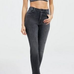 Good American Good Classic Hi Rise Jeans